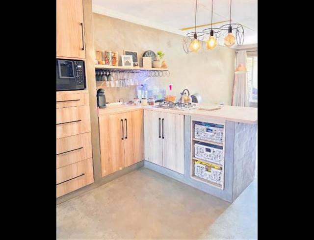 2 BEDROOM TOWNHOUSE FOR SALE IN JANSEN PARK